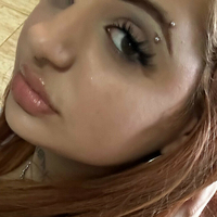 akavalen Nude