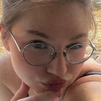 Deca_mo Nude